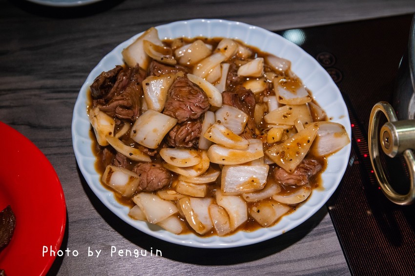 台南．安平．牛五蔵 – 肉鍋 x 塩ホルモン．好吃的溫體牛肉鴛鴦鍋．鮮涮超嫩牛肉美味品嘗