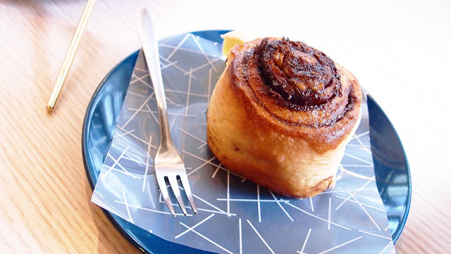 肉桂捲之外，我更愛西西里咖啡：台北《Fly cafe》