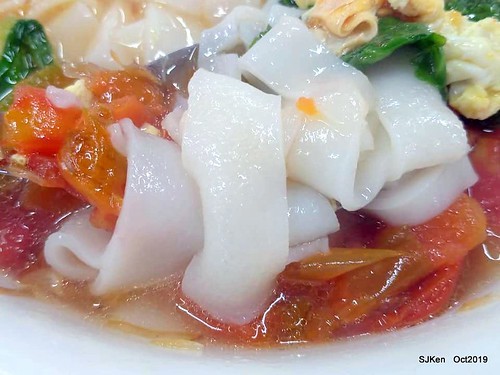 Vietnamese noodle & spring rolls at Nanman traditional market, Taipei, Taiwan, Oct 17, 2019