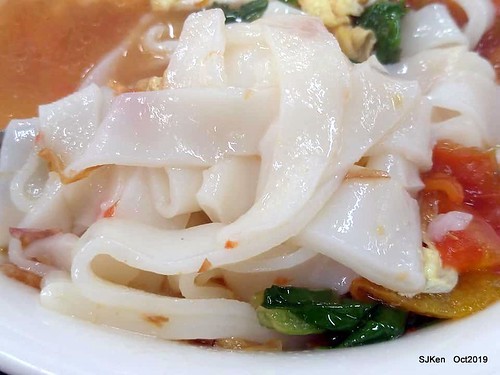 Vietnamese noodle & spring rolls at Nanman traditional market, Taipei, Taiwan, Oct 17, 2019