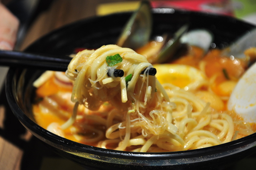 20200228_星島海南雞_ 叻沙海鮮麵(意麵油麵米粉).JPG