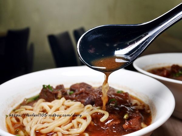 【中和牛肉麵】牛貳麵舖 #牛肉麵 #黃豆芽臭豆腐 #清蒸麻辣臭豆腐 #台北國際牛肉麵節人氣第三名 (23).JPG