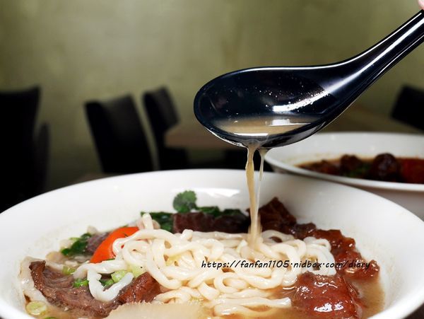 【中和牛肉麵】牛貳麵舖 #牛肉麵 #黃豆芽臭豆腐 #清蒸麻辣臭豆腐 #台北國際牛肉麵節人氣第三名 (21).JPG