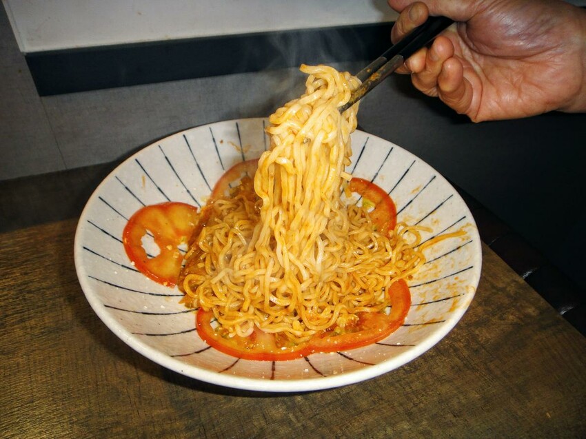 【美食】「二鬼麵舖 三重店」捷運台北橋站必吃美食,三重麻辣麵