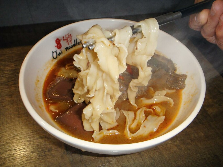 【美食】「二鬼麵舖 三重店」捷運台北橋站必吃美食,三重麻辣麵