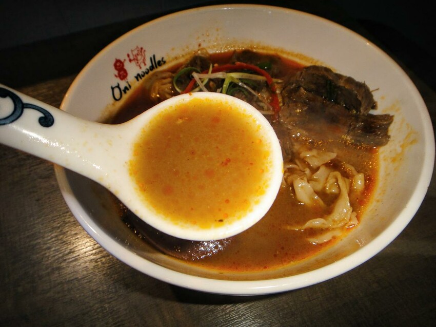 【美食】「二鬼麵舖 三重店」捷運台北橋站必吃美食,三重麻辣麵