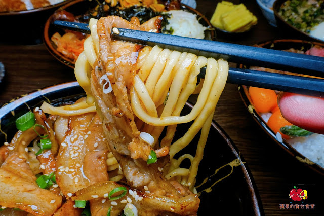 [食記] 新竹東區-四葉燒肉 丼物專門店 CP值高的平價丼飯 $220的天丼有炸牡蠣 炸蝦 豬排 玉子 炭香豐富的炙燒乾拌拉麵