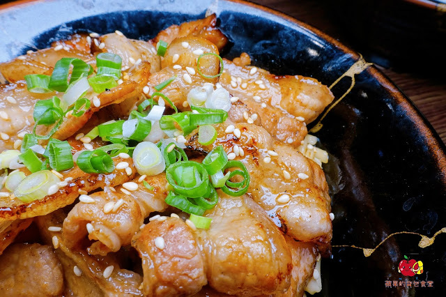 [食記] 新竹東區-四葉燒肉 丼物專門店 CP值高的平價丼飯 $220的天丼有炸牡蠣 炸蝦 豬排 玉子 炭香豐富的炙燒乾拌拉麵