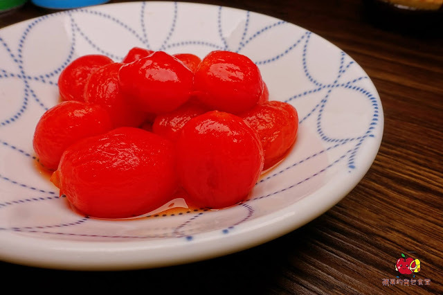 [食記] 新竹東區-四葉燒肉 丼物專門店 CP值高的平價丼飯 $220的天丼有炸牡蠣 炸蝦 豬排 玉子 炭香豐富的炙燒乾拌拉麵