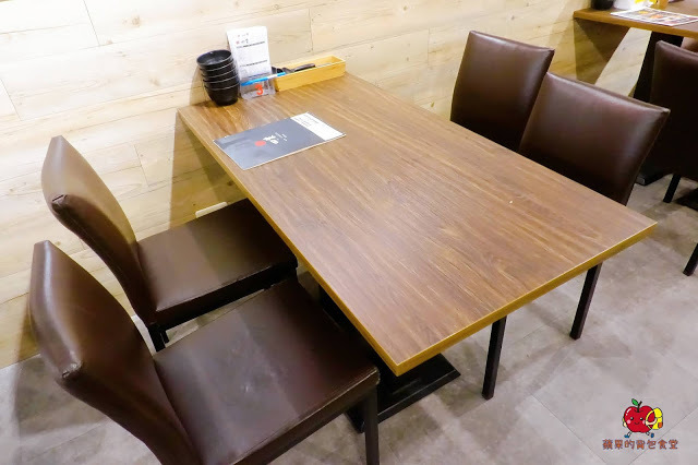 [食記] 新竹東區-四葉燒肉 丼物專門店 CP值高的平價丼飯 $220的天丼有炸牡蠣 炸蝦 豬排 玉子 炭香豐富的炙燒乾拌拉麵