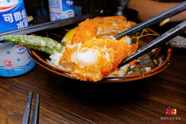 [食記] 新竹東區-四葉燒肉 丼物專門店 CP值高的平價丼飯 $220的天丼有炸牡蠣 炸蝦 豬排 玉子 炭香豐富的炙燒乾拌拉麵