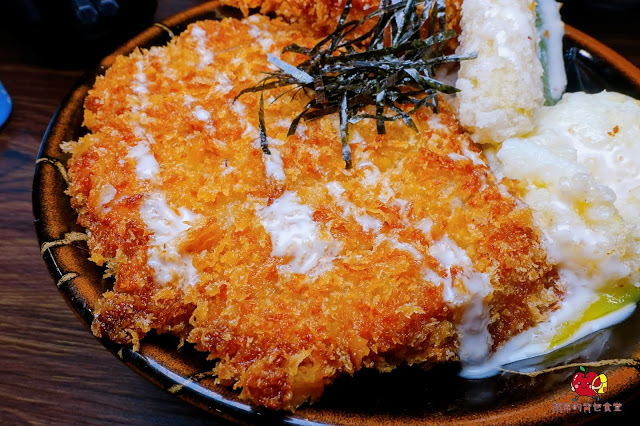 [食記] 新竹東區-四葉燒肉 丼物專門店 CP值高的平價丼飯 $220的天丼有炸牡蠣 炸蝦 豬排 玉子 炭香豐富的炙燒乾拌拉麵