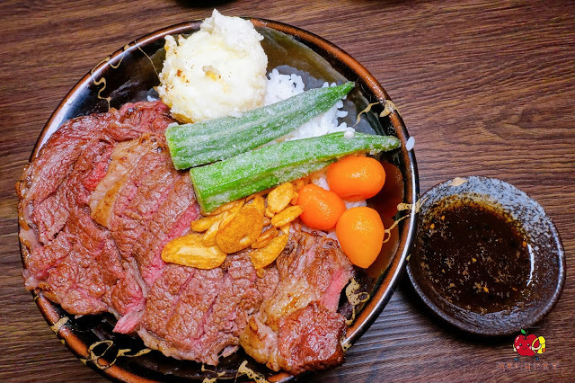 [食記] 新竹東區-四葉燒肉 丼物專門店 CP值高的平價丼飯 $220的天丼有炸牡蠣 炸蝦 豬排 玉子 炭香豐富的炙燒乾拌拉麵