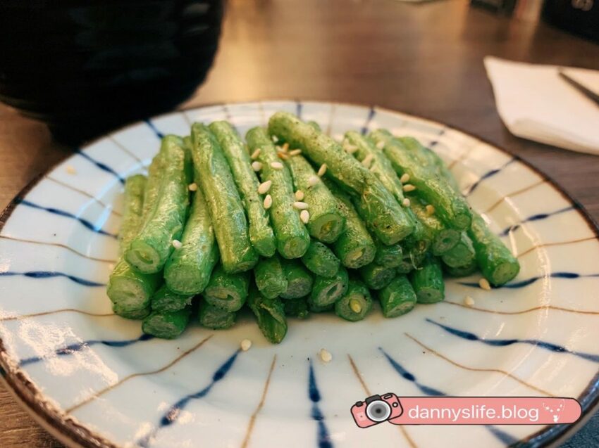道地串燒、定食，一秒來到日本，味噌湯、飲料喝到飽。微風北車美食廣場～丹尼的吃喝玩樂～