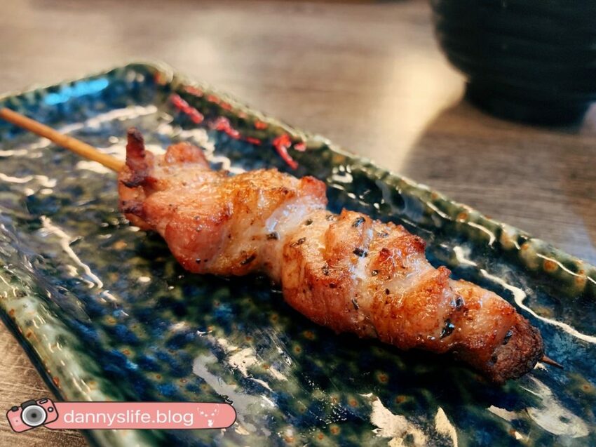 道地串燒、定食，一秒來到日本，味噌湯、飲料喝到飽。微風北車美食廣場～丹尼的吃喝玩樂～