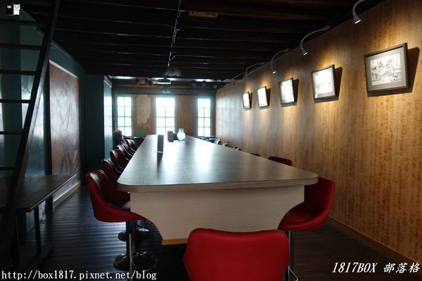 【台中。中區】老建築飄咖啡香。黝脈咖啡。無菜單咖啡喝到飽