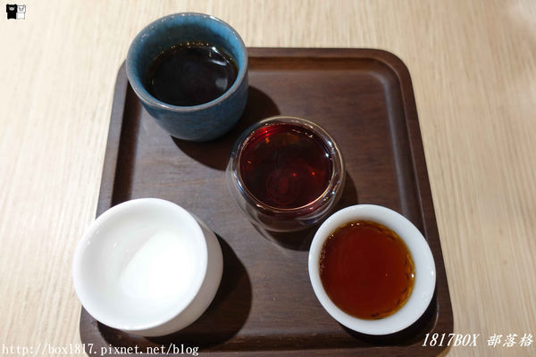 【台中。中區】老建築飄咖啡香。黝脈咖啡。無菜單咖啡喝到飽