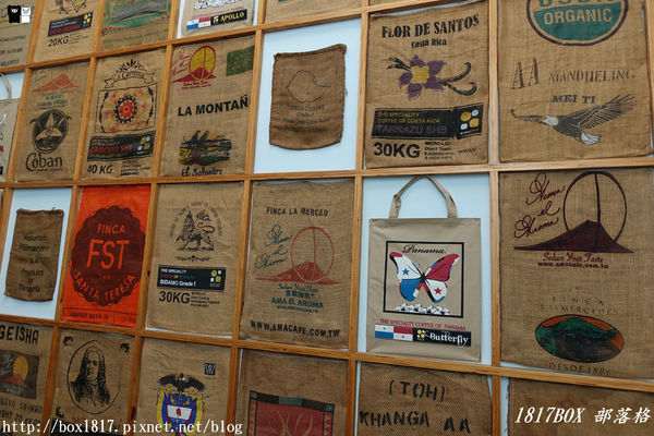 【台中。中區】老建築飄咖啡香。黝脈咖啡。無菜單咖啡喝到飽