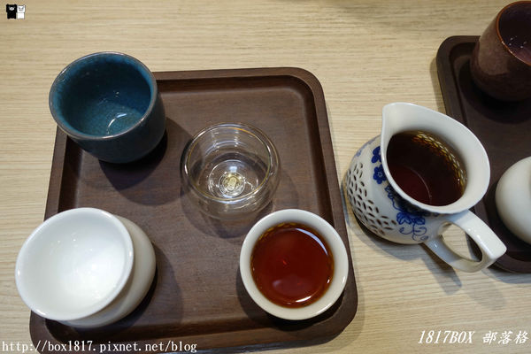 【台中。中區】老建築飄咖啡香。黝脈咖啡。無菜單咖啡喝到飽