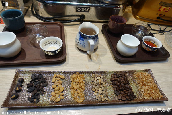 【台中。中區】老建築飄咖啡香。黝脈咖啡。無菜單咖啡喝到飽