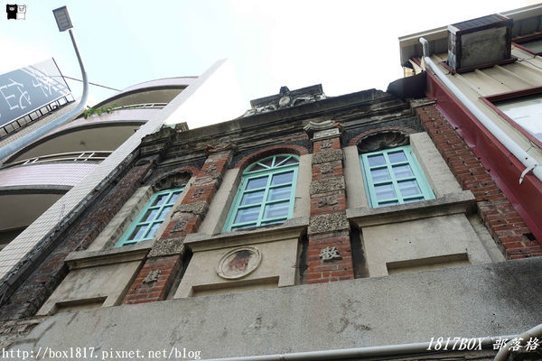 【台中。中區】老建築飄咖啡香。黝脈咖啡。無菜單咖啡喝到飽