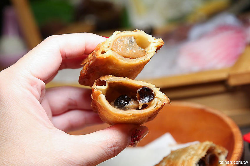 台南北區美食火鍋｜用愛與新鮮蔬果熬煮湯底的『丞恬鍋物 hot pot』雙人套餐海陸全餐都吃的到還有霸氣海鮮船，飲料霜淇淋無限供應! - 台南好Food遊