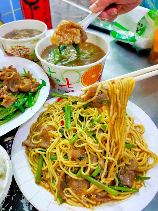 桃園蘆竹美食-南崁生炒羊肉-南崁路騎樓下超人氣宵夜,想吃可得排隊耐心守候 (邀約) @民宿女王芽月-美食.旅遊.全台趴趴走