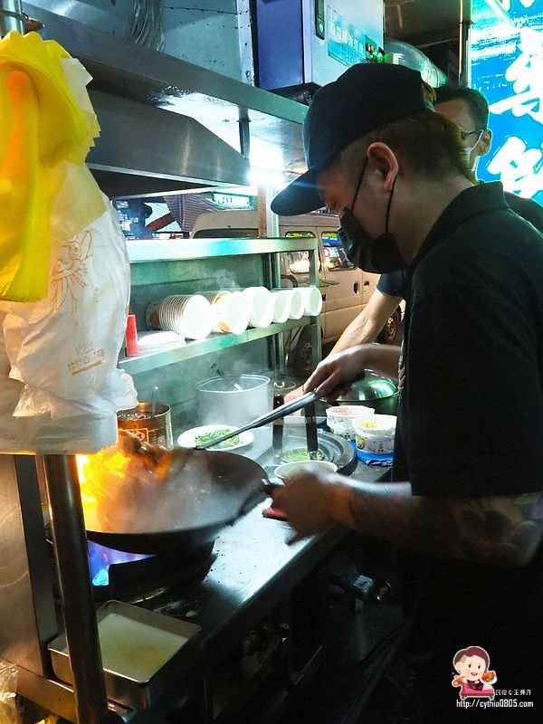 桃園蘆竹美食-南崁生炒羊肉-南崁路騎樓下超人氣宵夜,想吃可得排隊耐心守候 (邀約) @民宿女王芽月-美食.旅遊.全台趴趴走