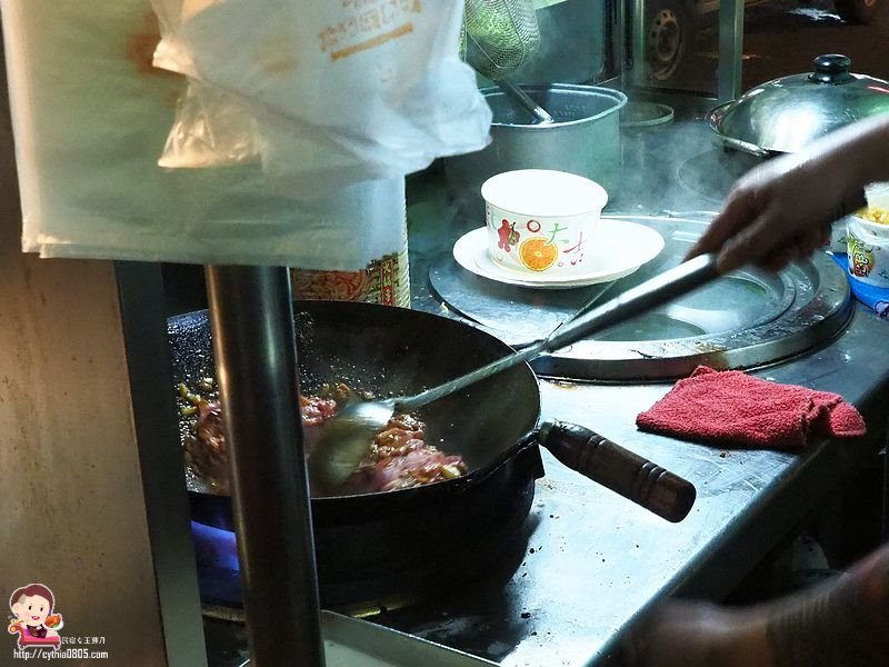 桃園蘆竹美食-南崁生炒羊肉-南崁路騎樓下超人氣宵夜,想吃可得排隊耐心守候 (邀約) @民宿女王芽月-美食.旅遊.全台趴趴走