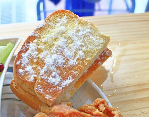 【蘆洲美食】調色盤早午餐-再訪率爆高！顛覆你舊有印象，讓你吃了還會想再來的早午餐店