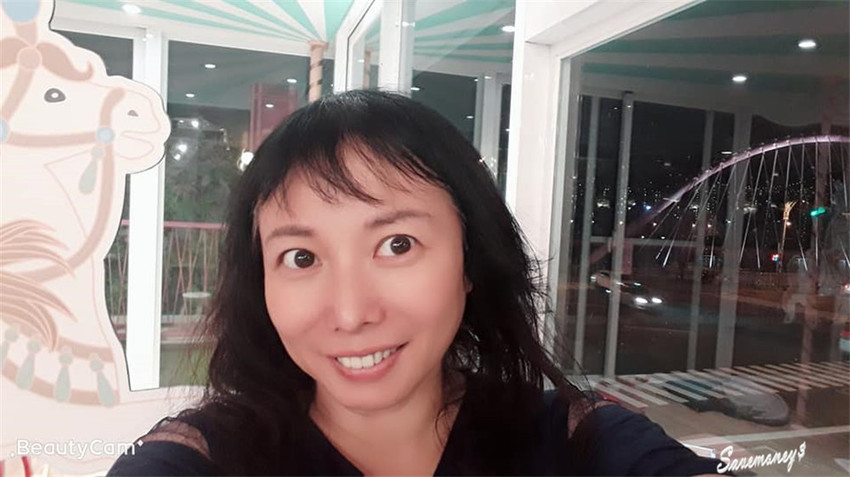 粉紅全家｜大坑情人橋對面便利商店,少女心噴發 - 達人Emily的播報台