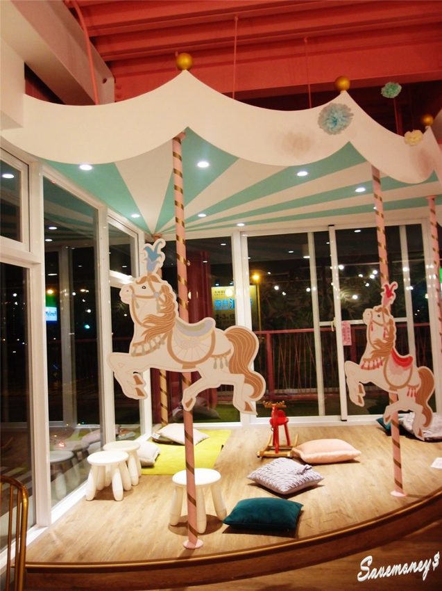 粉紅全家｜大坑情人橋對面便利商店,少女心噴發 - 達人Emily的播報台