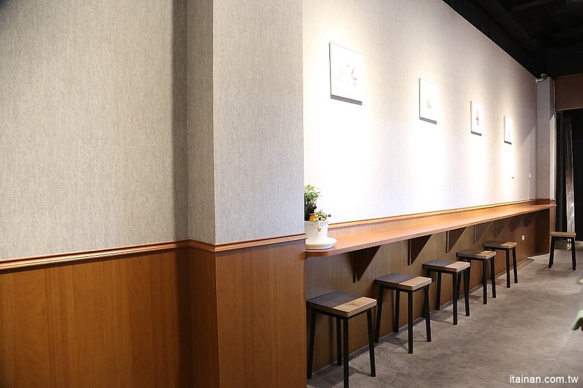 洪家回春堂鹽酥雞-台南崇德分堂~鹽酥雞也有網美店!中藥店裡吃鹽酥雞!!炸OREO、炸雞腳、炸湯圓你吃過了嗎? - 台南好Food遊