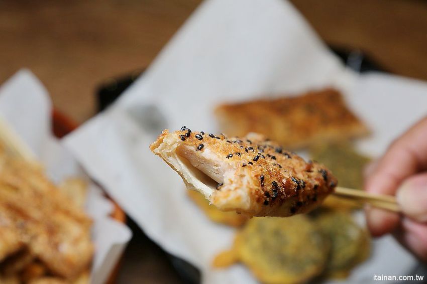 洪家回春堂鹽酥雞-台南崇德分堂~鹽酥雞也有網美店!中藥店裡吃鹽酥雞!!炸OREO、炸雞腳、炸湯圓你吃過了嗎? - 台南好Food遊