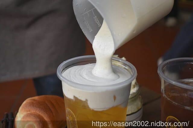 全台首創奶酥奶蓋 迪茶迪化店 | 大稻埕必喝手搖！全台第一家！可以喝的奶酥麵包搭配清爽四季春，經典四層口感超特別！ -  就是這樣。吃喝玩樂。愛漂亮部落格 - FashionGuide 華人時尚專業評