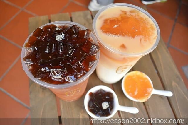 全台首創奶酥奶蓋 迪茶迪化店 | 大稻埕必喝手搖！全台第一家！可以喝的奶酥麵包搭配清爽四季春，經典四層口感超特別！ -  就是這樣。吃喝玩樂。愛漂亮部落格 - FashionGuide 華人時尚專業評