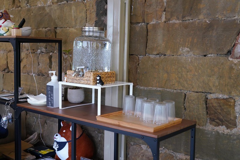 LazyDog Cafe 伸懶腰