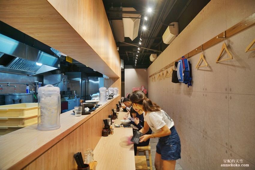 [頂溪站美食 辰拉麵]濃郁日系湯頭 充滿元氣讓人嘴角止不住上揚的溫暖系拉麵店 - 安妮的天空