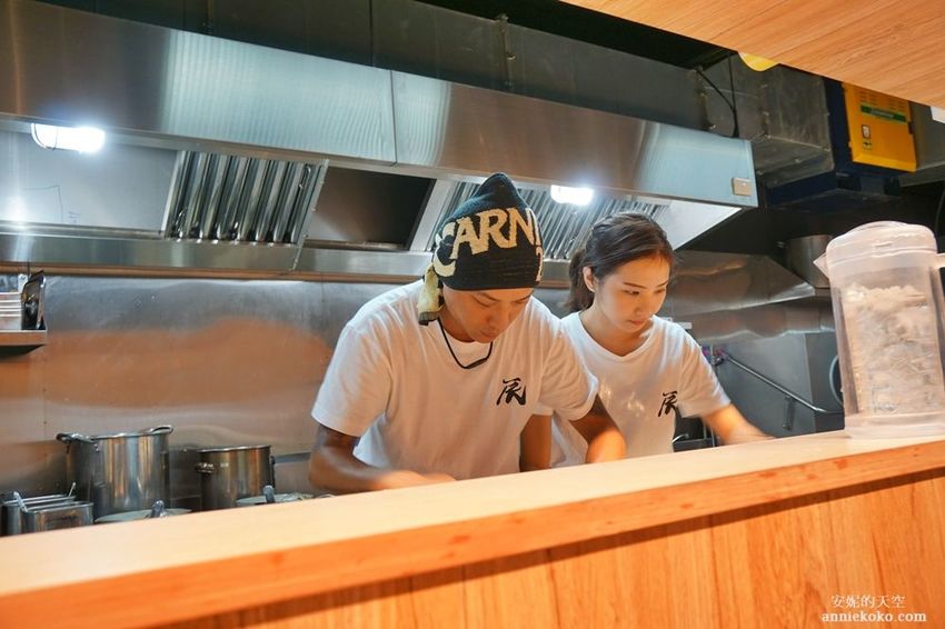 [頂溪站美食 辰拉麵]濃郁日系湯頭 充滿元氣讓人嘴角止不住上揚的溫暖系拉麵店 - 安妮的天空