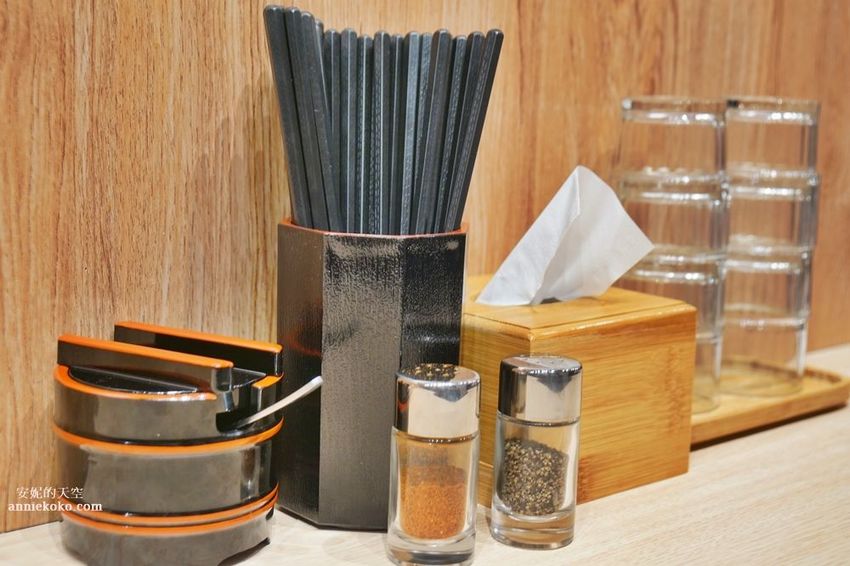 [頂溪站美食 辰拉麵]濃郁日系湯頭 充滿元氣讓人嘴角止不住上揚的溫暖系拉麵店 - 安妮的天空