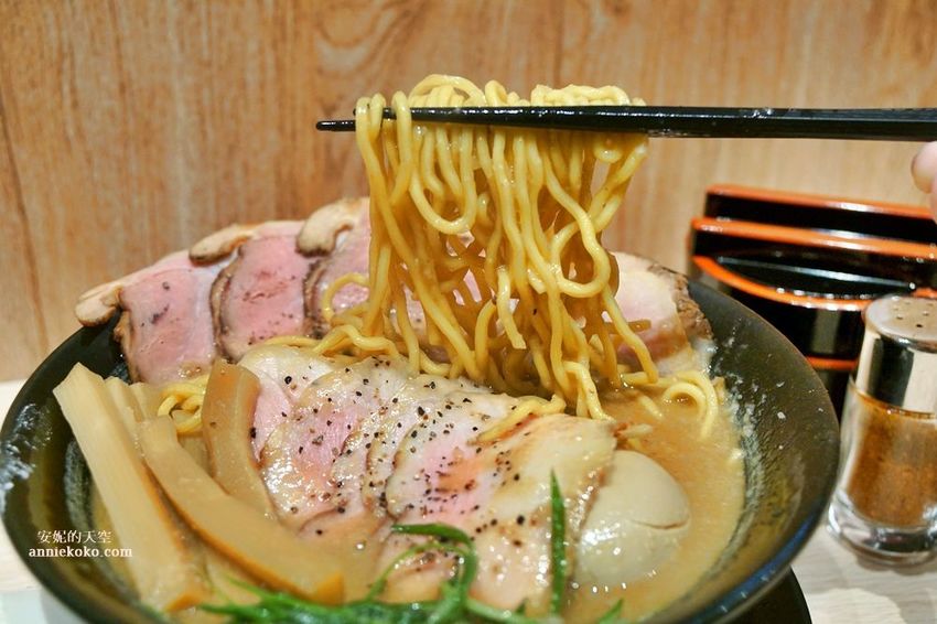 [頂溪站美食 辰拉麵]濃郁日系湯頭 充滿元氣讓人嘴角止不住上揚的溫暖系拉麵店 - 安妮的天空