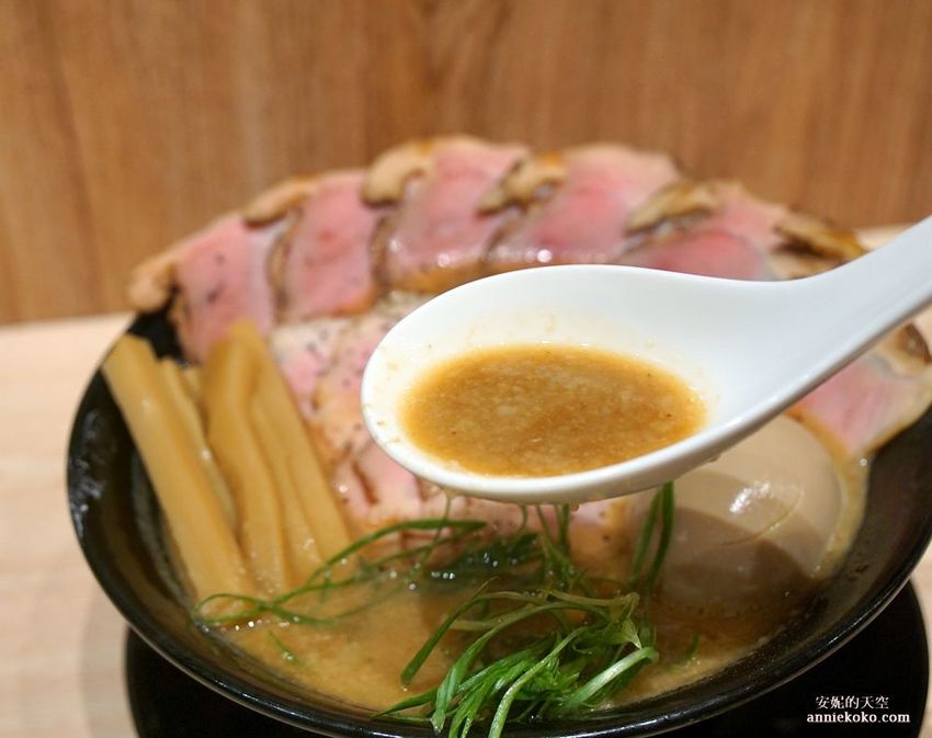 [頂溪站美食 辰拉麵]濃郁日系湯頭 充滿元氣讓人嘴角止不住上揚的溫暖系拉麵店 - 安妮的天空