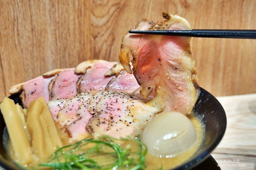 [頂溪站美食 辰拉麵]濃郁日系湯頭 充滿元氣讓人嘴角止不住上揚的溫暖系拉麵店 - 安妮的天空