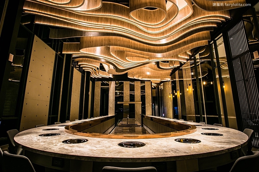 月暮藏涮涮鍋。新開幕！史上最浮誇個人涮涮鍋，日本和牛、活體海鮮，個人套餐499元起，藏身超美玻璃屋！ @蹦啾♥謝蘿莉 La vie heureuse