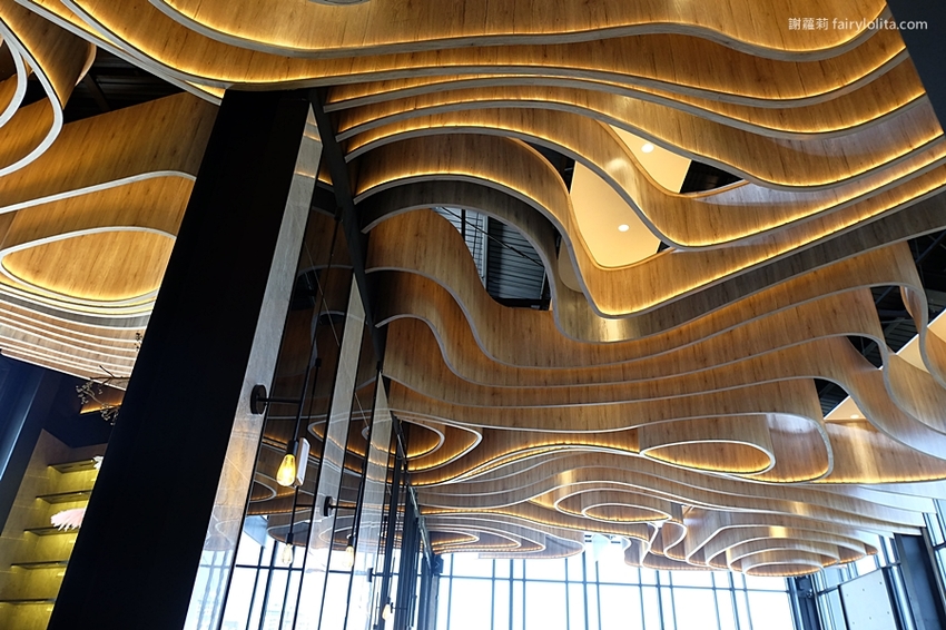 月暮藏涮涮鍋。新開幕！史上最浮誇個人涮涮鍋，日本和牛、活體海鮮，個人套餐499元起，藏身超美玻璃屋！ @蹦啾♥謝蘿莉 La vie heureuse