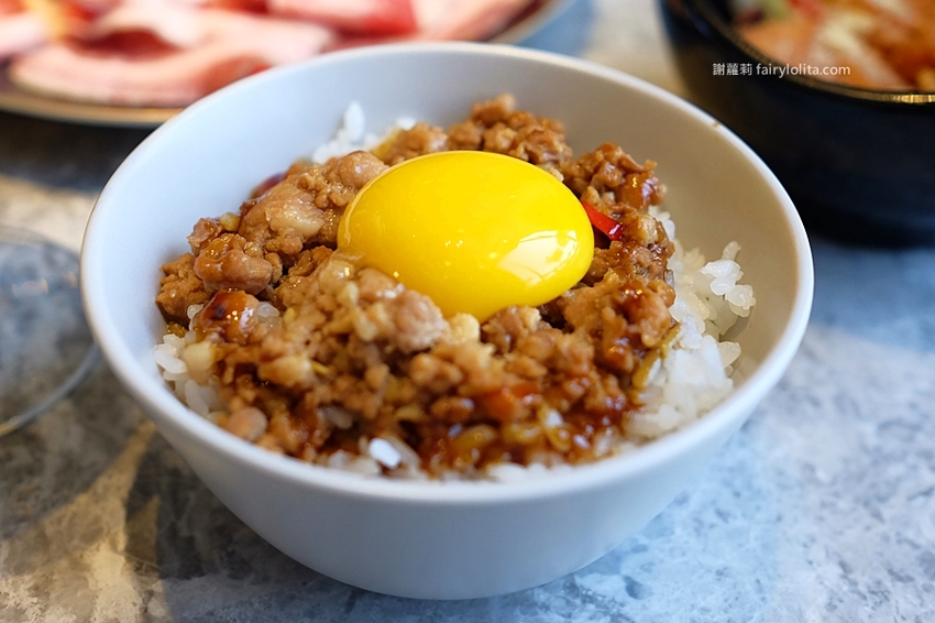 月暮藏涮涮鍋。新開幕！史上最浮誇個人涮涮鍋，日本和牛、活體海鮮，個人套餐499元起，藏身超美玻璃屋！ @蹦啾♥謝蘿莉 La vie heureuse