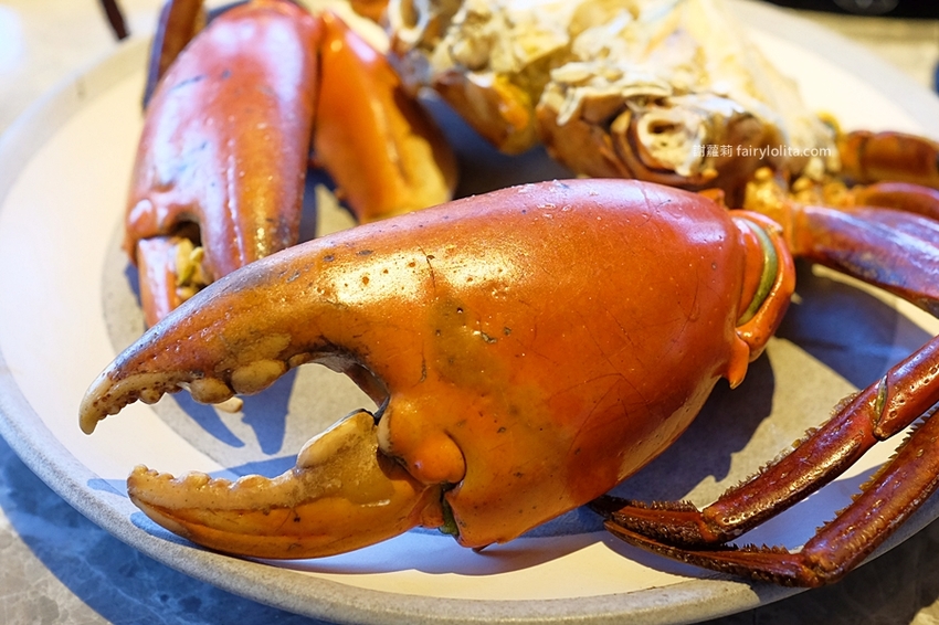 月暮藏涮涮鍋。新開幕！史上最浮誇個人涮涮鍋，日本和牛、活體海鮮，個人套餐499元起，藏身超美玻璃屋！ @蹦啾♥謝蘿莉 La vie heureuse