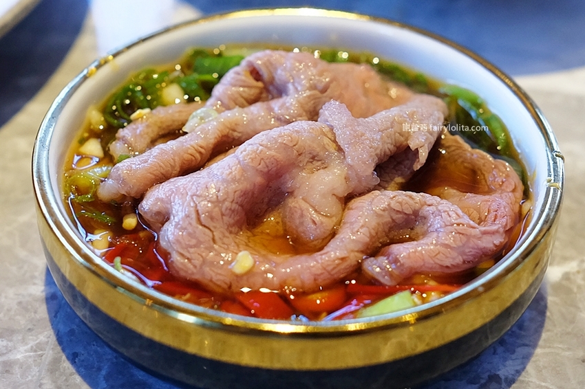 月暮藏涮涮鍋。新開幕！史上最浮誇個人涮涮鍋，日本和牛、活體海鮮，個人套餐499元起，藏身超美玻璃屋！ @蹦啾♥謝蘿莉 La vie heureuse