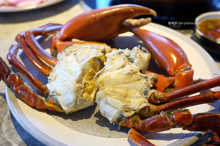 月暮藏涮涮鍋。新開幕！史上最浮誇個人涮涮鍋，日本和牛、活體海鮮，個人套餐499元起，藏身超美玻璃屋！ @蹦啾♥謝蘿莉 La vie heureuse