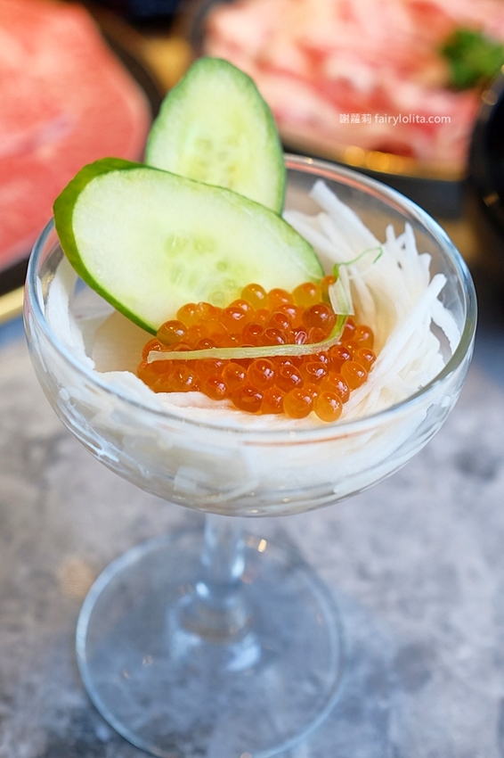 月暮藏涮涮鍋。新開幕！史上最浮誇個人涮涮鍋，日本和牛、活體海鮮，個人套餐499元起，藏身超美玻璃屋！ @蹦啾♥謝蘿莉 La vie heureuse